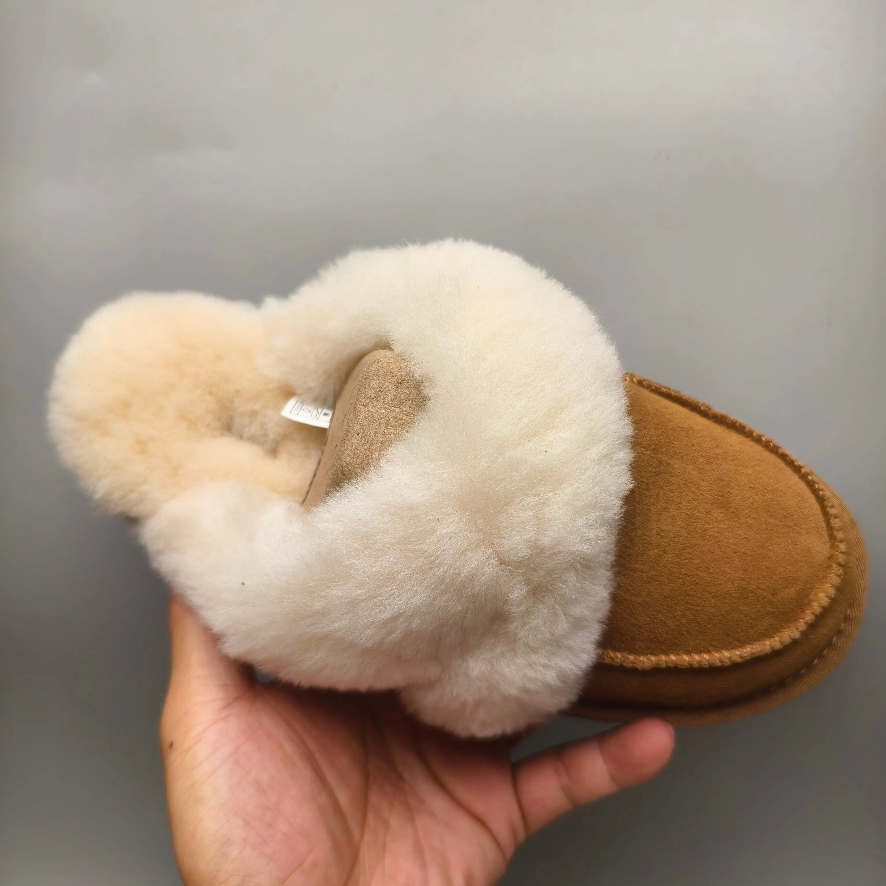 💰400 UGG sheepskin all-in-one snow boots 4571 casual home slippers color: black maroon matching size: 35-40